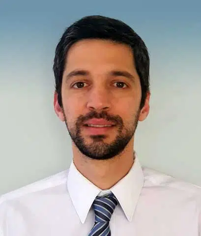 Dr. Gonzalo Gossn, oftalmólogo especialista en retina y mácula