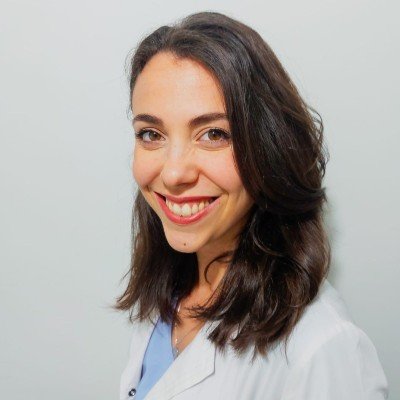 Dra. Luciana Ferrara, oftalmóloga especialista en superficie ocular